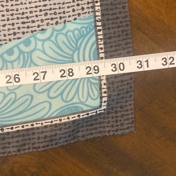 scarf vintage blue gray design nwot 100% polyester - Picture 4 of 5